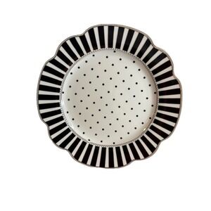 Monterey Bay Fine Porcelain Salad Plates 9in Black White Scallop Set of 4 New